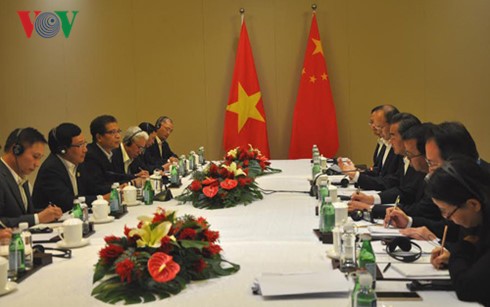 Rencontre entre les ministres vietnamien et chinois des Affaires étrangères  - ảnh 1